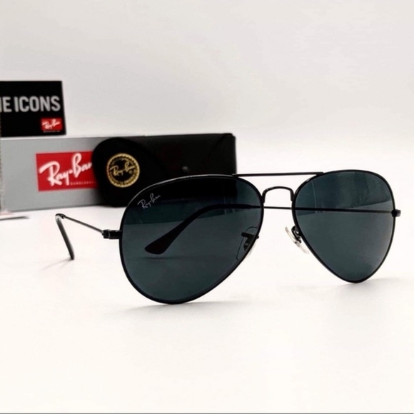 LIKE NEW RayBan Aviator Classic RB3025 Black Ray ban Sunglasses - Picture 2 of 14